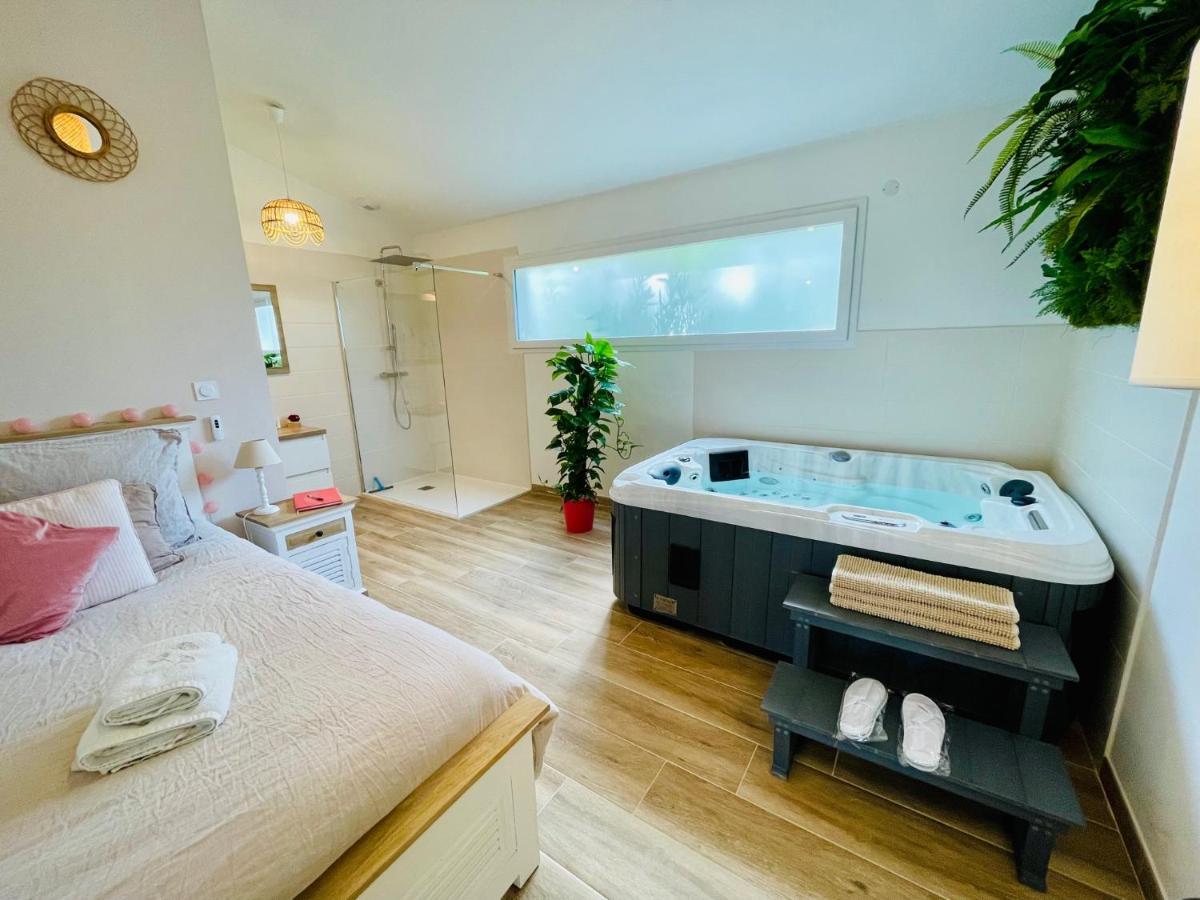 Les Jardins Du Castelas - Piscines, Jardins Et Spas Privatifs Uchaux Exteriér fotografie