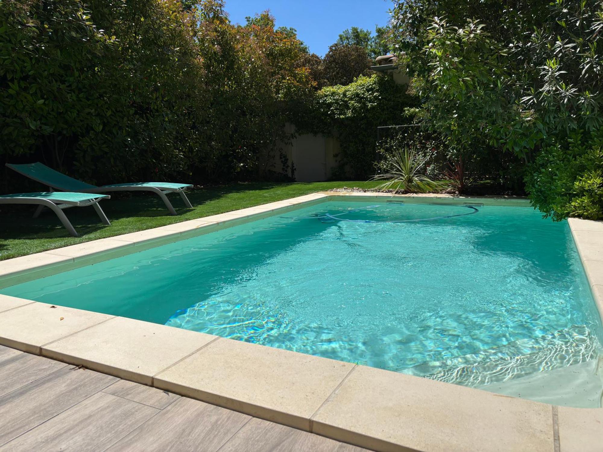 Les Jardins Du Castelas - Piscines, Jardins Et Spas Privatifs Uchaux Exteriér fotografie
