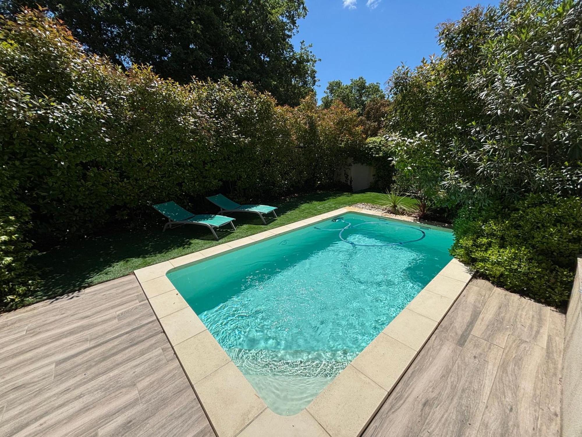 Les Jardins Du Castelas - Piscines, Jardins Et Spas Privatifs Uchaux Exteriér fotografie
