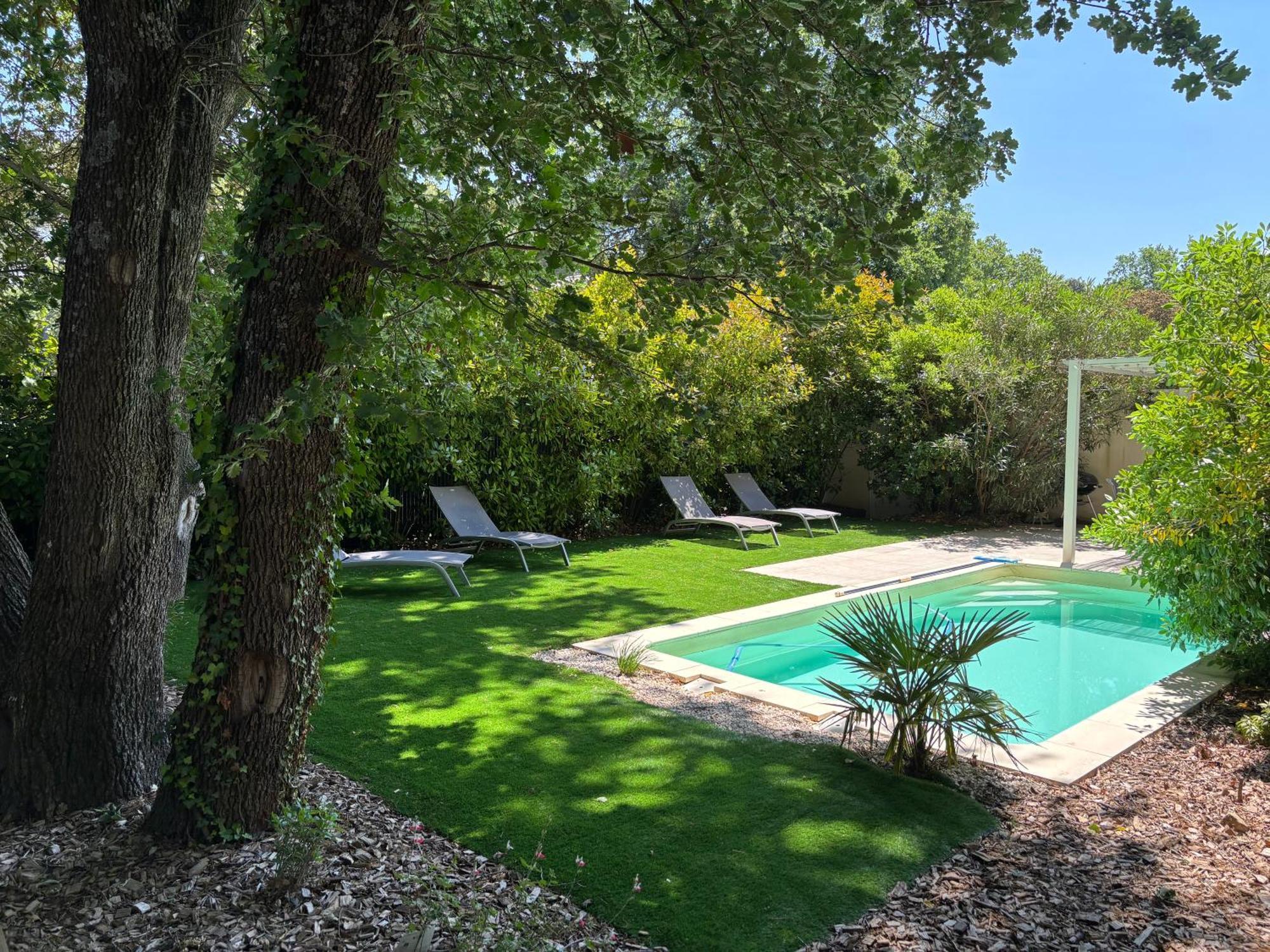 Les Jardins Du Castelas - Piscines, Jardins Et Spas Privatifs Uchaux Exteriér fotografie